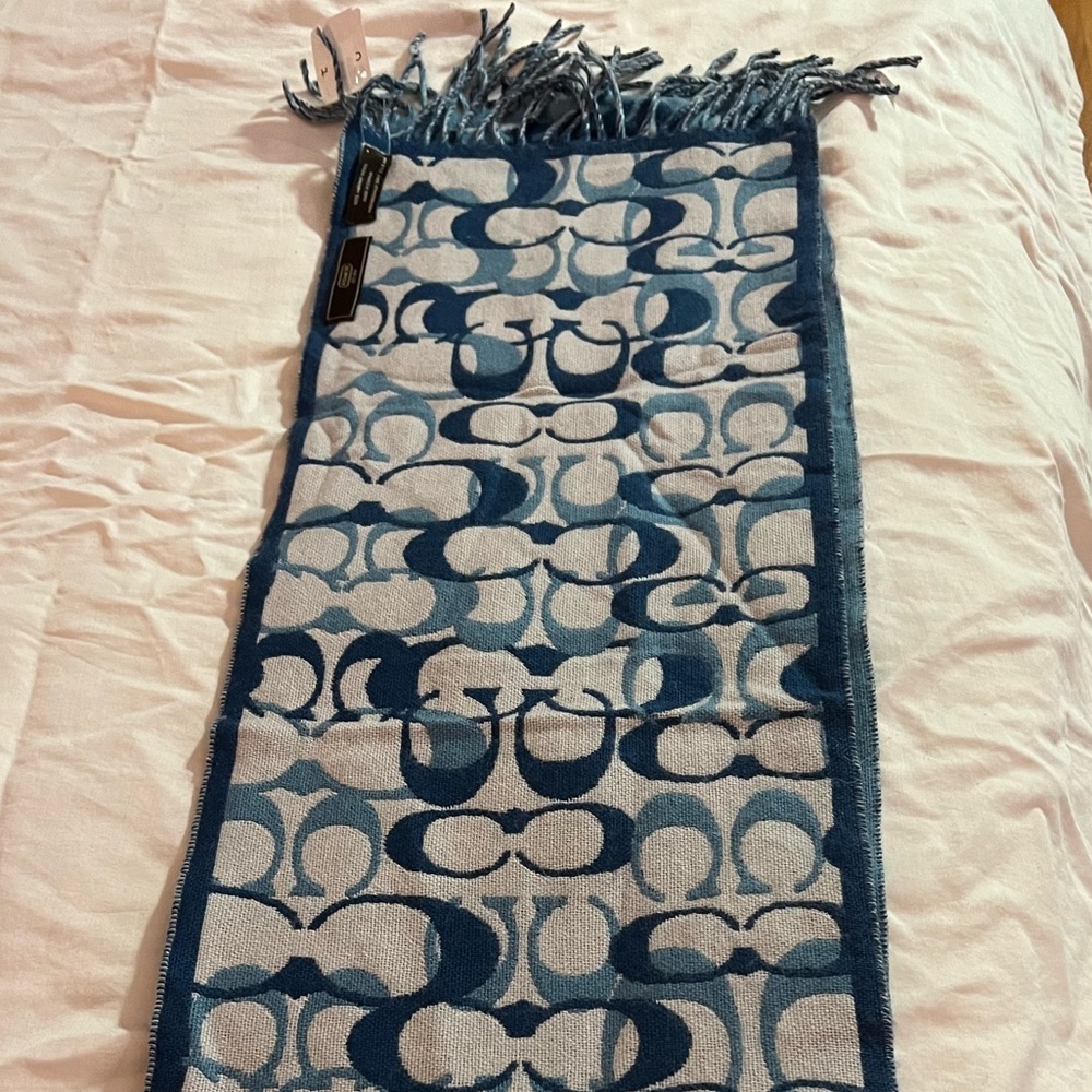 NWT Coach Signature Optic Muffler scarf